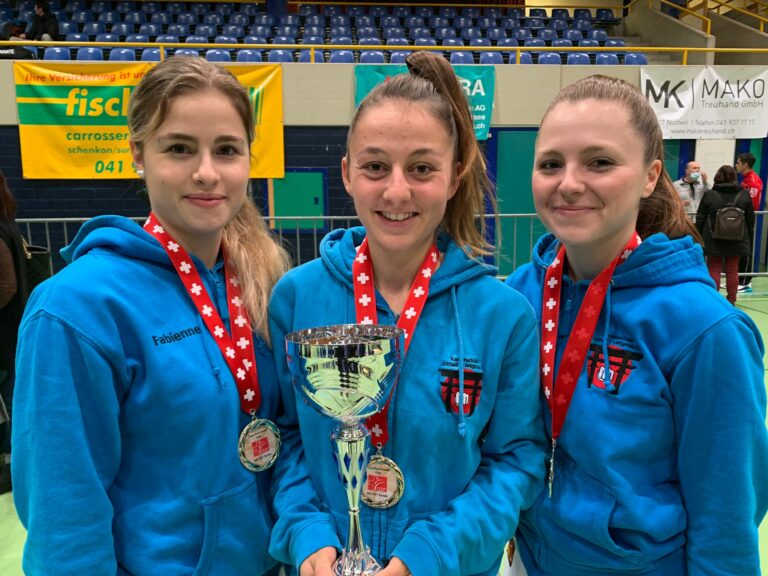 Fabienne, Annalena und Muriel sind Schweizermeister 2021 Team Kata Elite