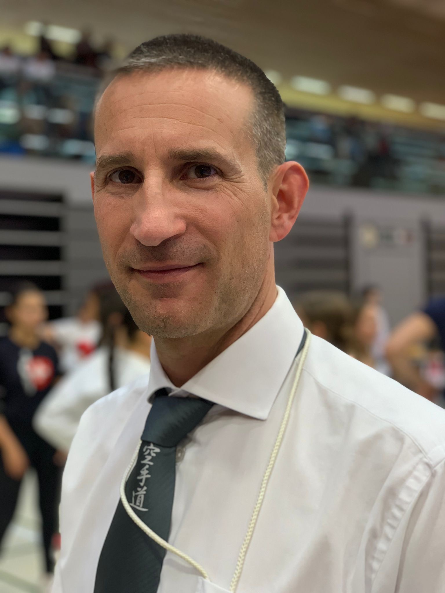Read more about the article Bernhard Roos besteht Schiedsrichterprüfung A
